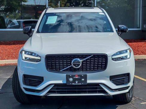Used 2022 Volvo XC90 T8 R-Design w/ Advanced Package image 4