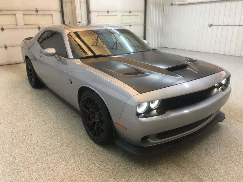 Used 2016 Dodge Challenger SRT Hellcat RWD image 2
