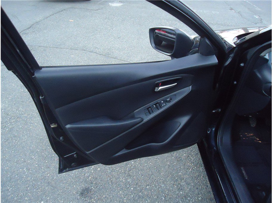 Used 2019 Toyota Yaris LE FWD image 7