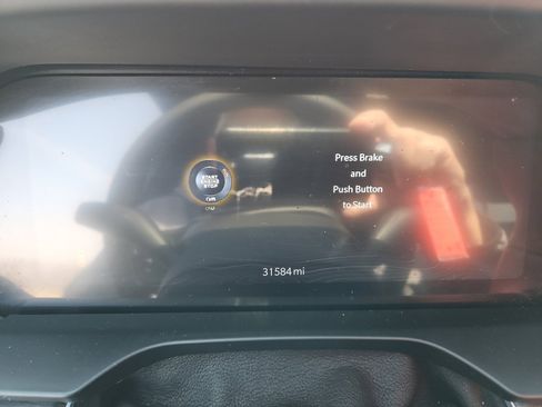 Used 2025 Jeep Grand Cherokee L Limited w/ Luxury Tech Group II image 9