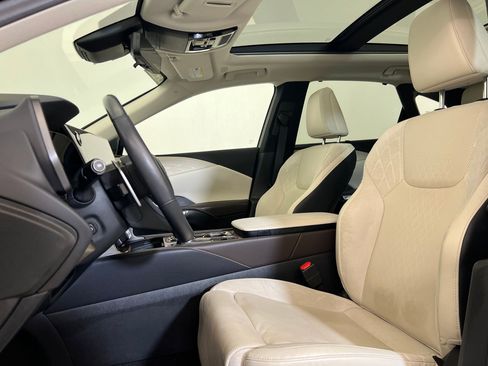 Used 2024 Lexus RX 350 w/ Convenience Package image 5