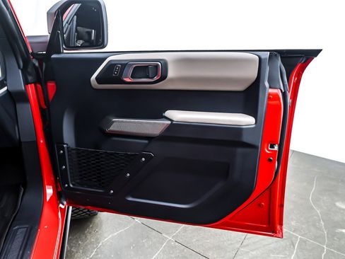 Used 2023 Ford Bronco Wildtrak image 23