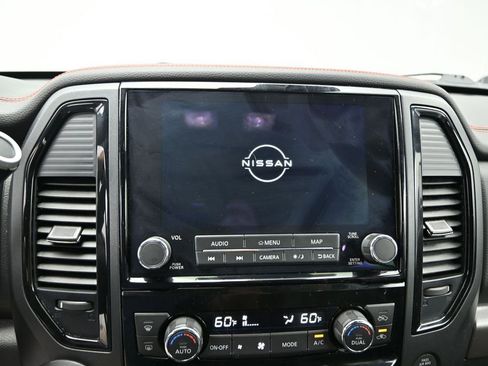 Used 2024 Nissan Titan PRO-4X w/ Pro-4x Convenience Package AWD/4WD image 12