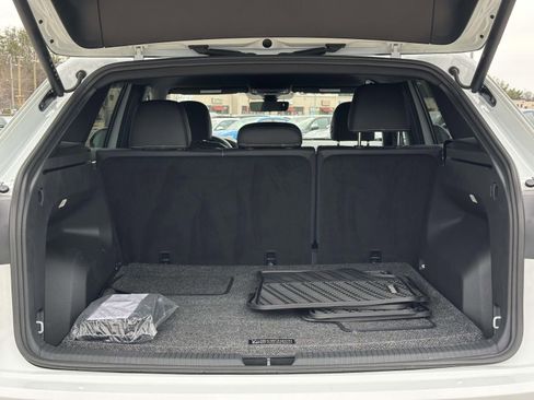 Certified 2025 Volkswagen Atlas Cross Sport SE w/ Black Wheel Package image 12