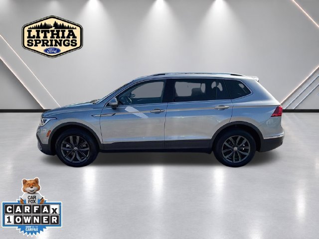 Used 2023 Volkswagen Tiguan SE w/ Panoramic Sunroof Package FWD image 7