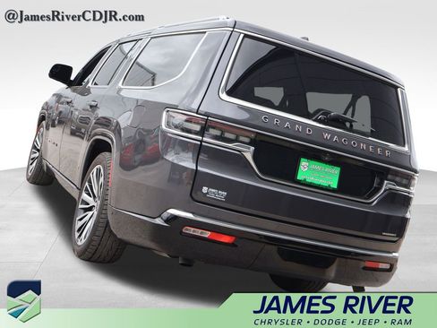 Used 2024 Jeep Grand Wagoneer L Series III AWD/4WD image 3