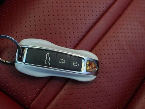 Used 2024 Porsche Cayenne S AWD/4WD image 45