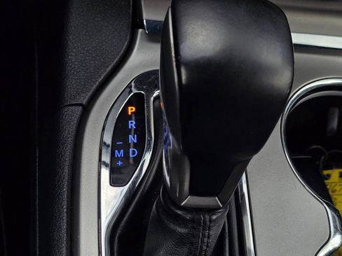 Used 2020 Jeep Grand Cherokee Altitude RWD image 25
