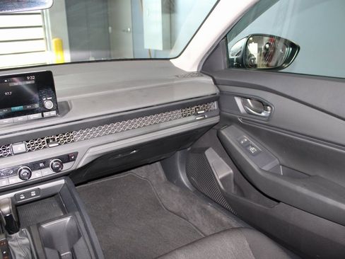 Certified 2024 Honda Accord EX image 21