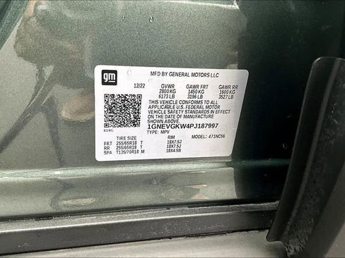 Used 2023 Chevrolet Traverse LT image 32