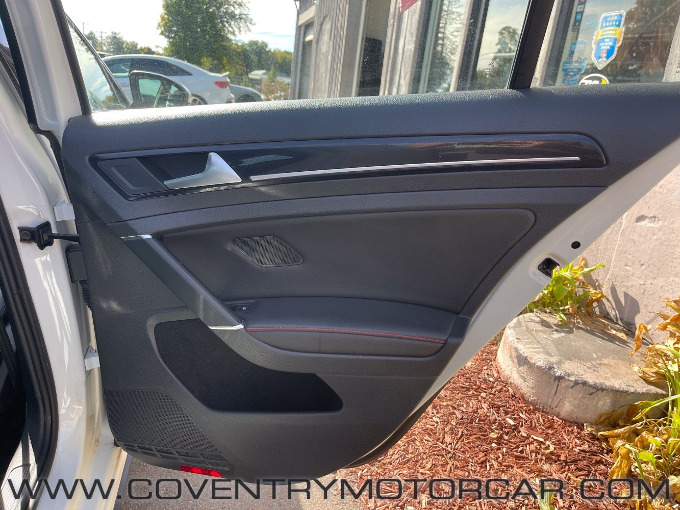 Used 2017 Volkswagen GTI SE FWD image 34