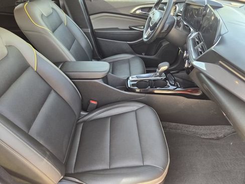 Used 2024 Chevrolet Trax ACTIV w/ Sunroof Package FWD image 13