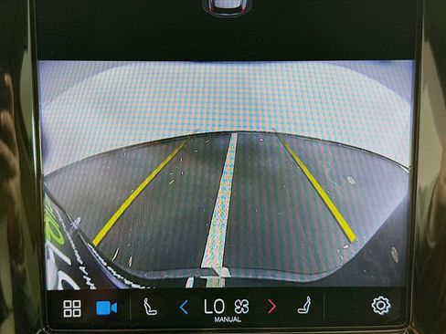 Used 2024 Volvo XC90 B5 Core w/ Protection Package Premier image 23