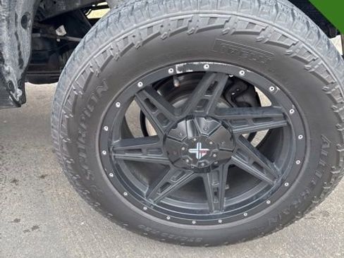 Used 2014 Toyota Tundra SR5 w/ SR5 Upgrade Package image 15