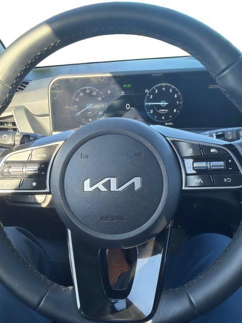 Used 2024 Kia Seltos EX AWD/4WD image 4