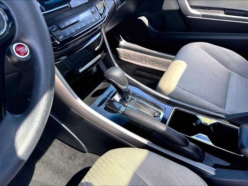 Used 2017 Honda Accord EX image 19