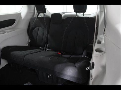 Used 2023 Chrysler Voyager LX FWD image 20