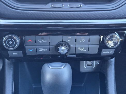 New 2026 Jeep Compass Latitude image 19