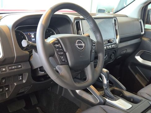 New 2025 Nissan Frontier SV w/ SV Convenience Package image 32