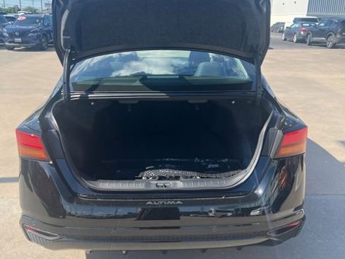 New 2025 Nissan Altima 2.5 SV image 6