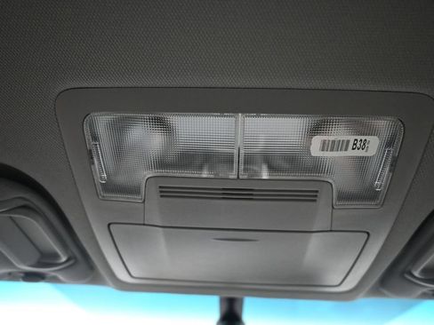 Used 2017 Toyota Camry SE FWD image 17