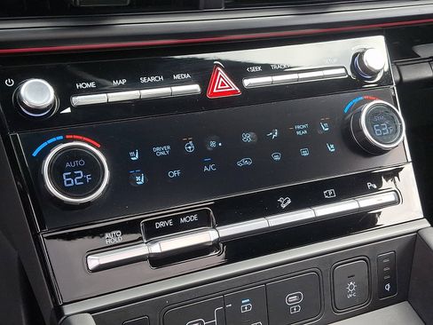 Used 2025 Hyundai Santa Fe Calligraphy FWD image 16