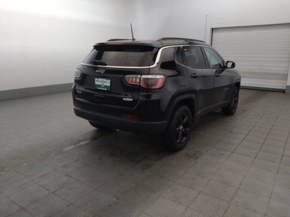 Used 2018 Jeep Compass Latitude w/ Cold Weather Group AWD/4WD image 9