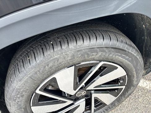 Certified 2025 Volkswagen Atlas SEL AWD/4WD image 28