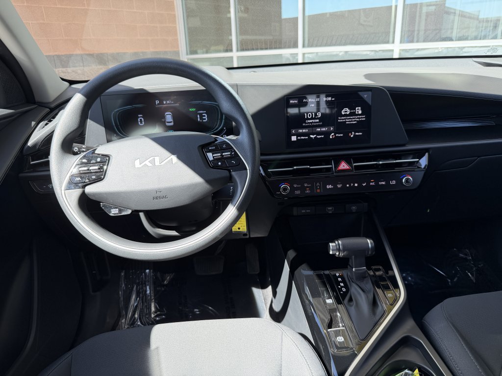 Used 2024 Kia Niro LX FWD image 16