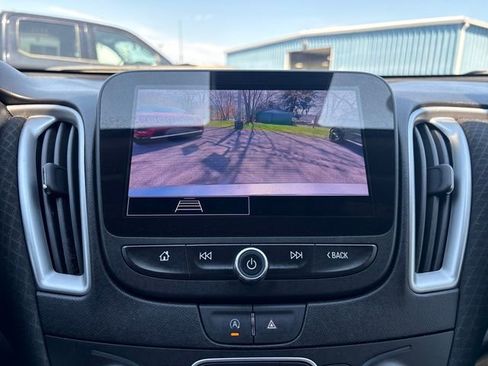 Used 2024 Chevrolet Malibu LT image 16