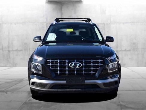Used 2024 Hyundai Venue SEL image 4