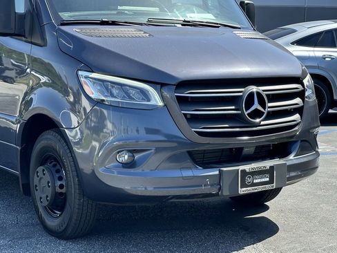 Used 2020 Mercedes-Benz Sprinter 4500 image 4