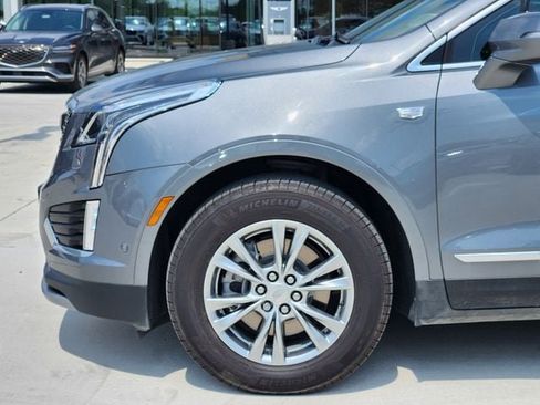 Used 2022 Cadillac XT5 Premium Luxury w/ Technology Package FWD image 6