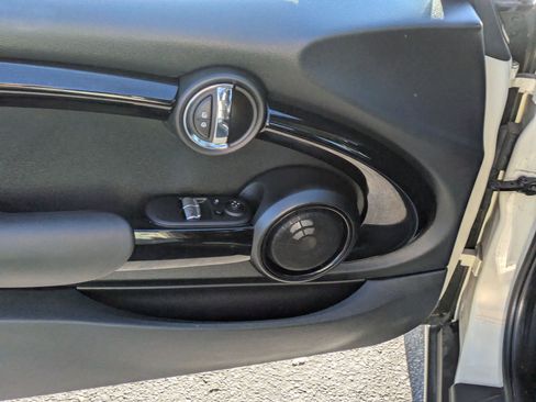 Used 2017 MINI Cooper S image 15