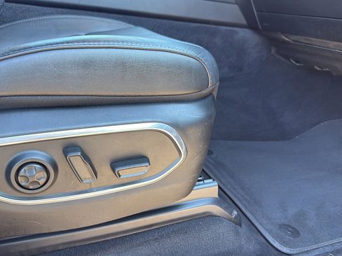 Used 2024 Jeep Wagoneer Series II w/ Flexible Seating Group RWD image 24