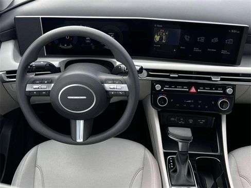 Used 2026 Hyundai Tucson SEL image 17