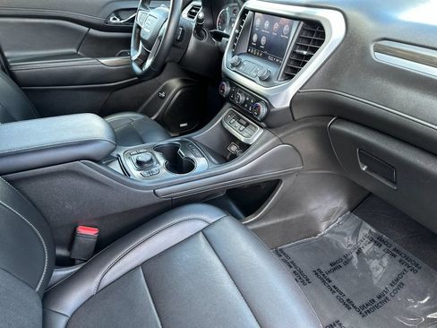 Used 2023 GMC Acadia SLT AWD/4WD image 15