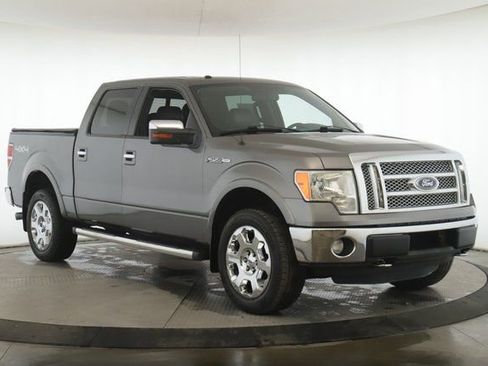 Used 2011 Ford F150 Lariat w/ Lariat Chrome Pkg image 2