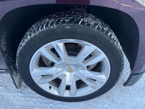 Used 2017 Chevrolet Suburban Premier image 18