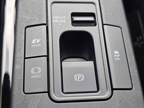 Used 2026 Toyota Prius XLE image 34