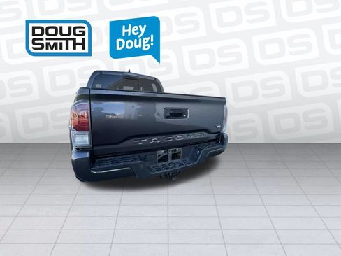 Used 2020 Toyota Tacoma TRD Off-Road w/ Technology Package AWD/4WD image 5