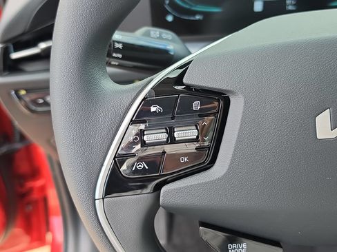 New 2026 Kia Niro LX FWD image 28