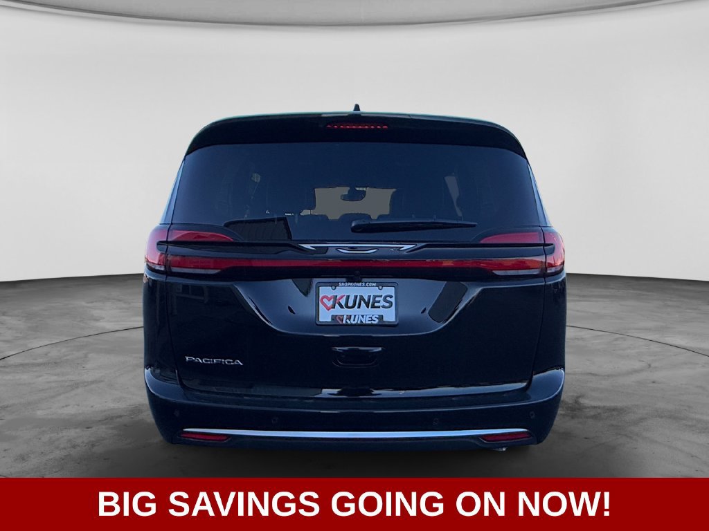 New 2027 Chrysler Pacifica Select FWD image 7