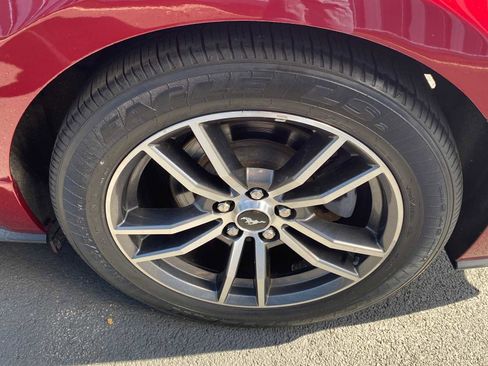 Used 2017 Ford Mustang Premium image 33