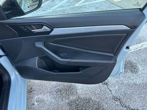 Certified 2025 Volkswagen Jetta Sport image 33
