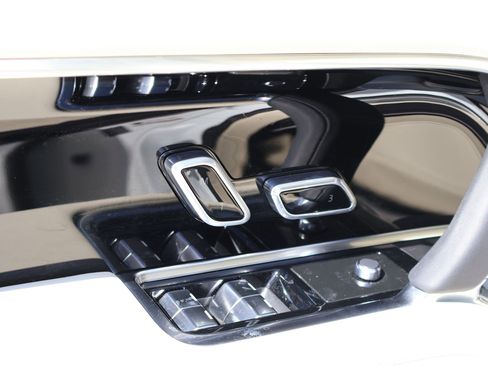 Certified 2025 Land Rover Range Rover Autobiography AWD/4WD image 13