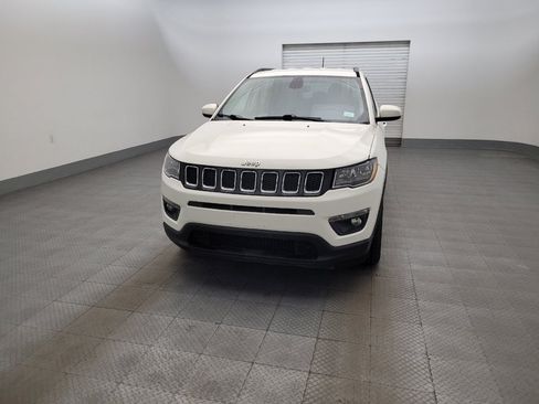 Used 2018 Jeep Compass Latitude FWD image 15