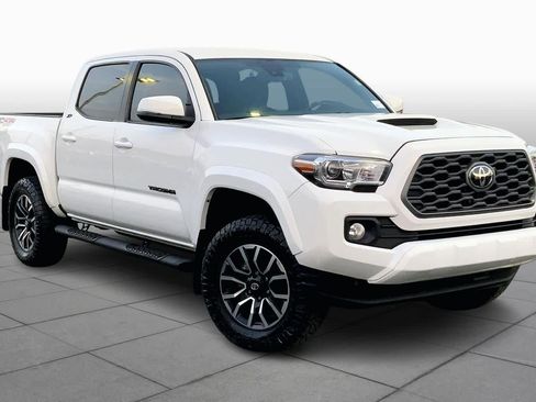 Used 2023 Toyota Tacoma TRD Sport w/ Technology Package image 3