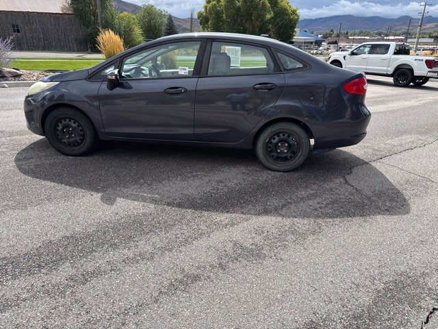 Used 2013 Ford Fiesta SE FWD image 3