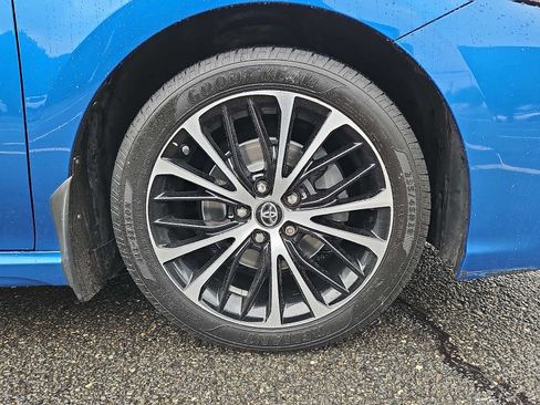 Used 2019 Toyota Camry SE FWD image 9